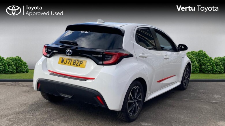 Toyota Yaris 1.5 Hybrid Design 5dr CVT Hybrid Hatchback